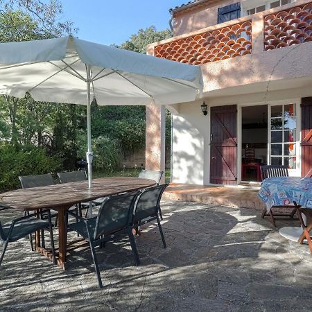 Snug Holiday Home In Bormes Les Mimosas With Pool Extérieur photo