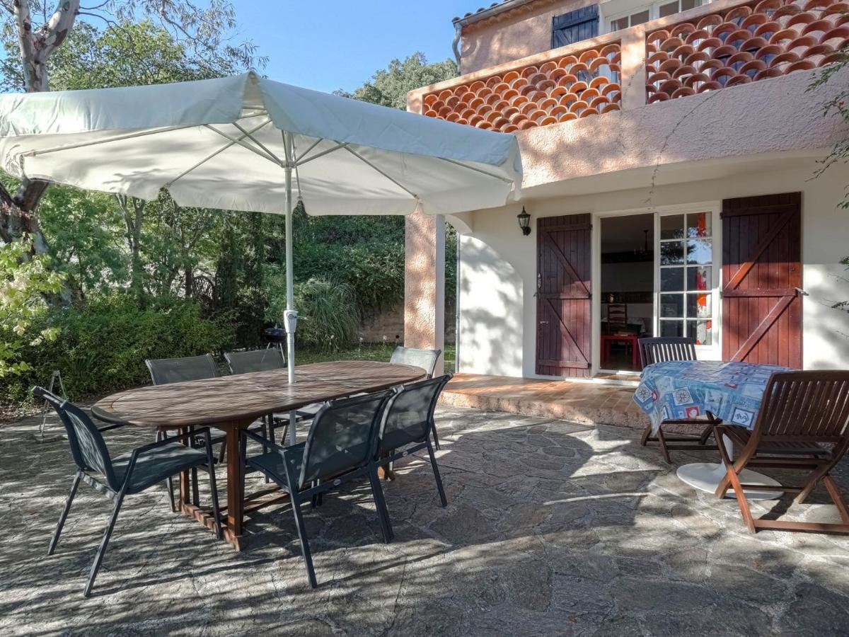 Snug Holiday Home In Bormes Les Mimosas With Pool Extérieur photo