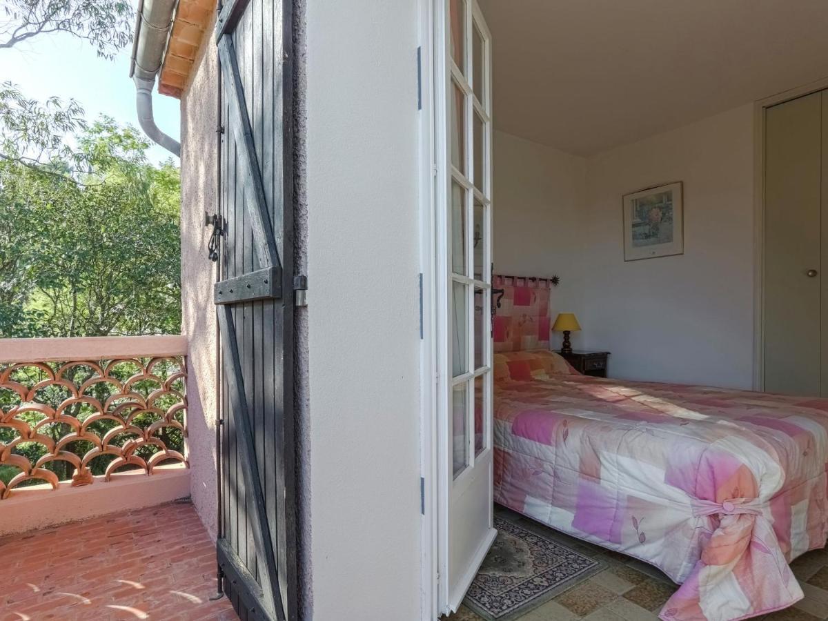 Snug Holiday Home In Bormes Les Mimosas With Pool Extérieur photo