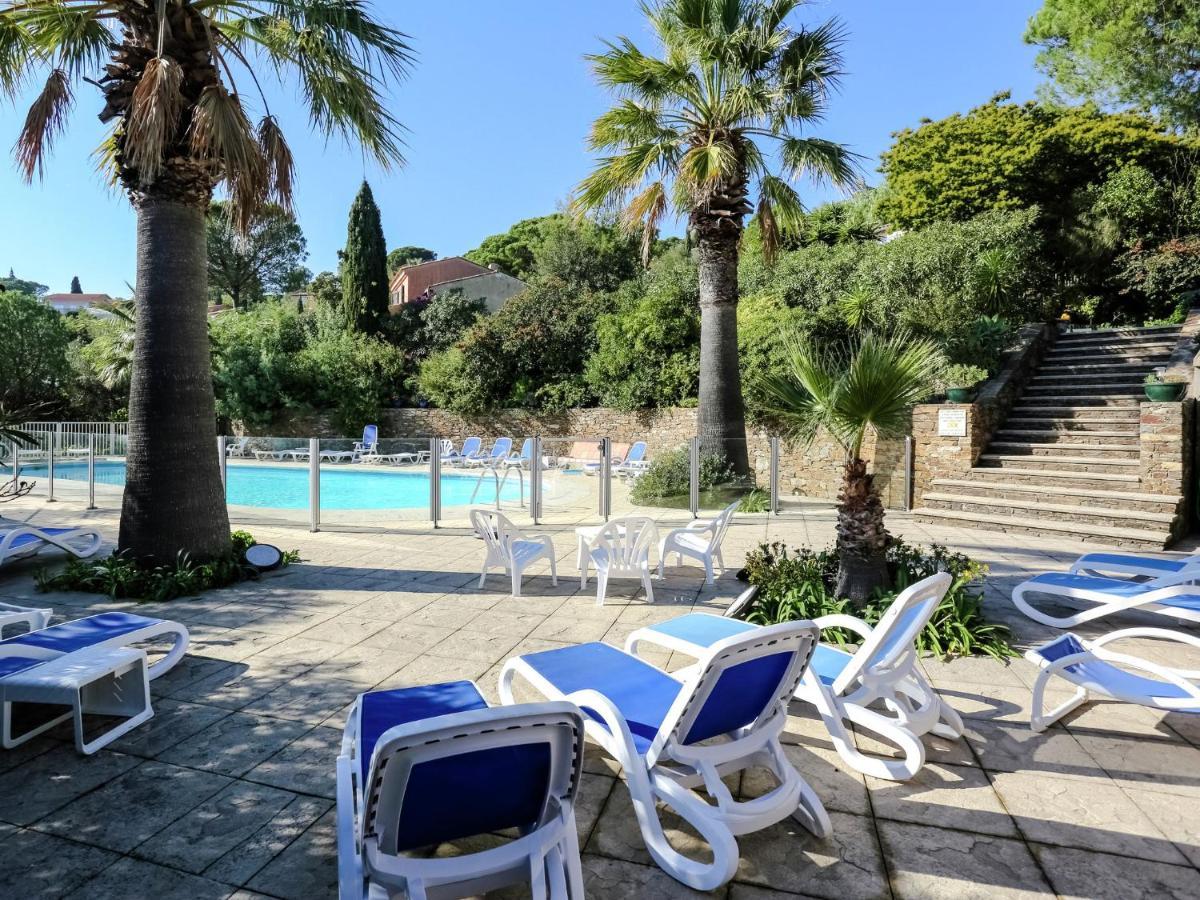 Snug Holiday Home In Bormes Les Mimosas With Pool Extérieur photo