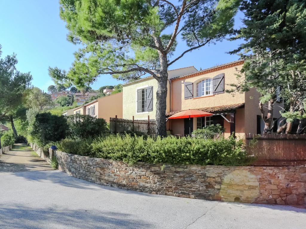 Snug Holiday Home In Bormes Les Mimosas With Pool Extérieur photo